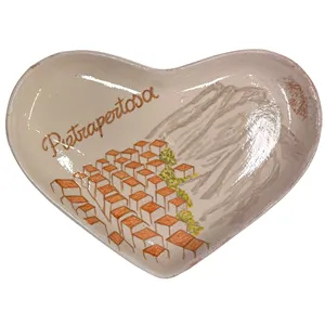 Vassoio grande a forma di cuore raffigurante uno scorcio di Pietrapertosa
